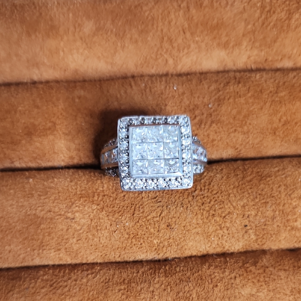 .925 Sterling Silver Dazzling  Square Gemstone Ring Sz7